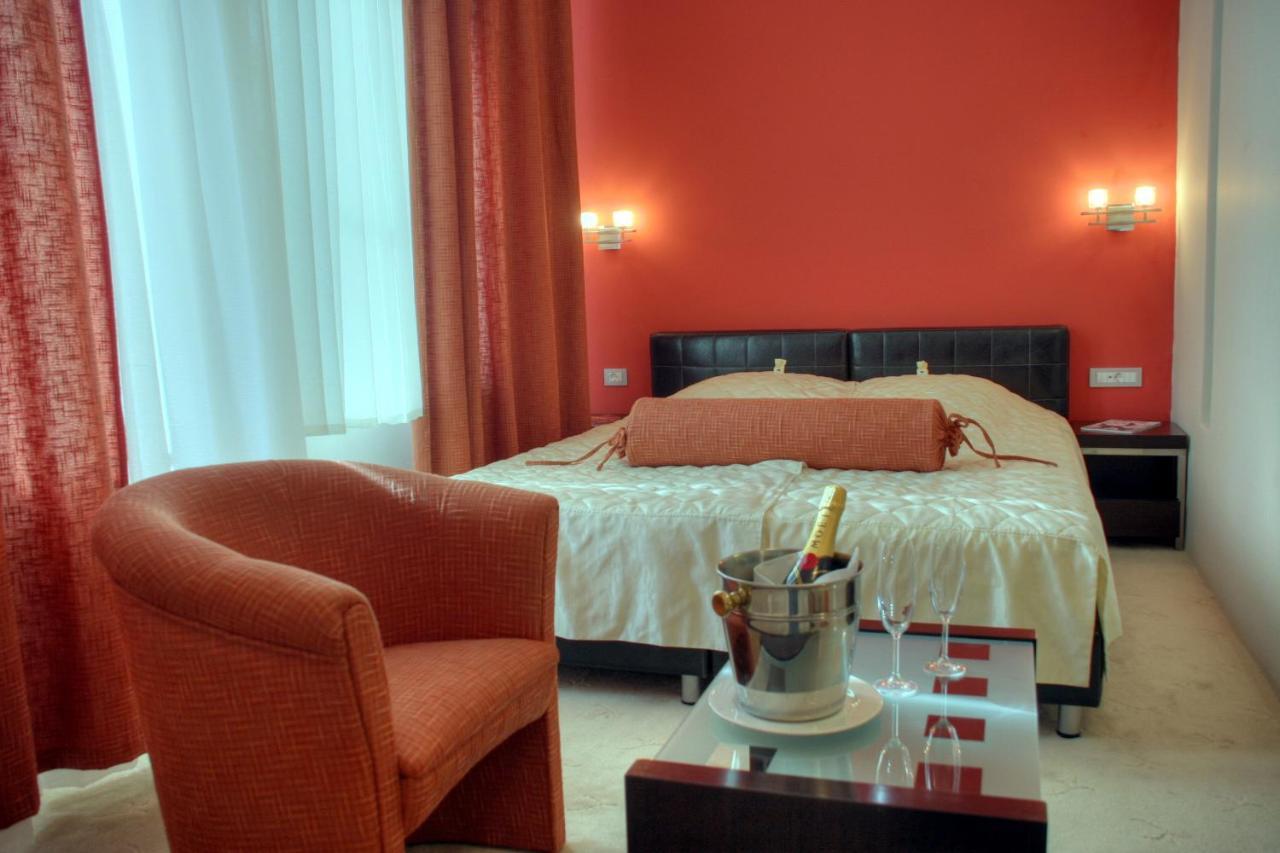 Depandans Jezero Hotel Палич Екстериор снимка